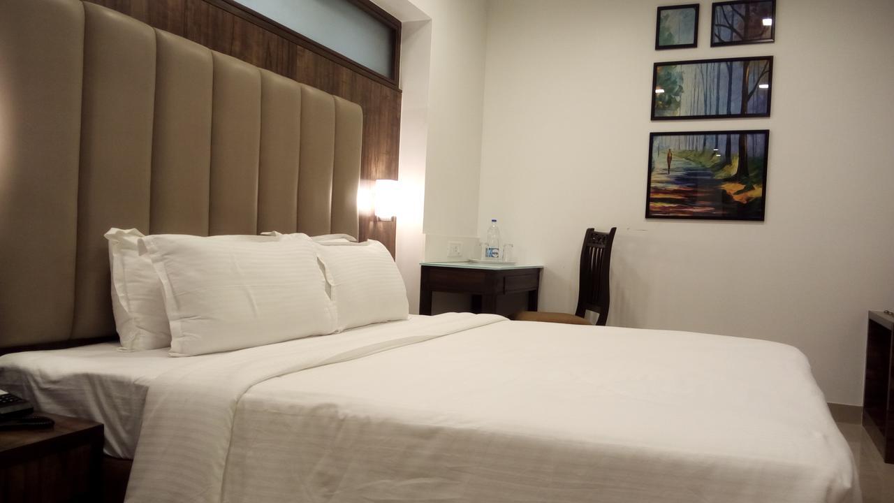 Golden Chariot The Boutique Hotel Мумбаї Екстер'єр фото